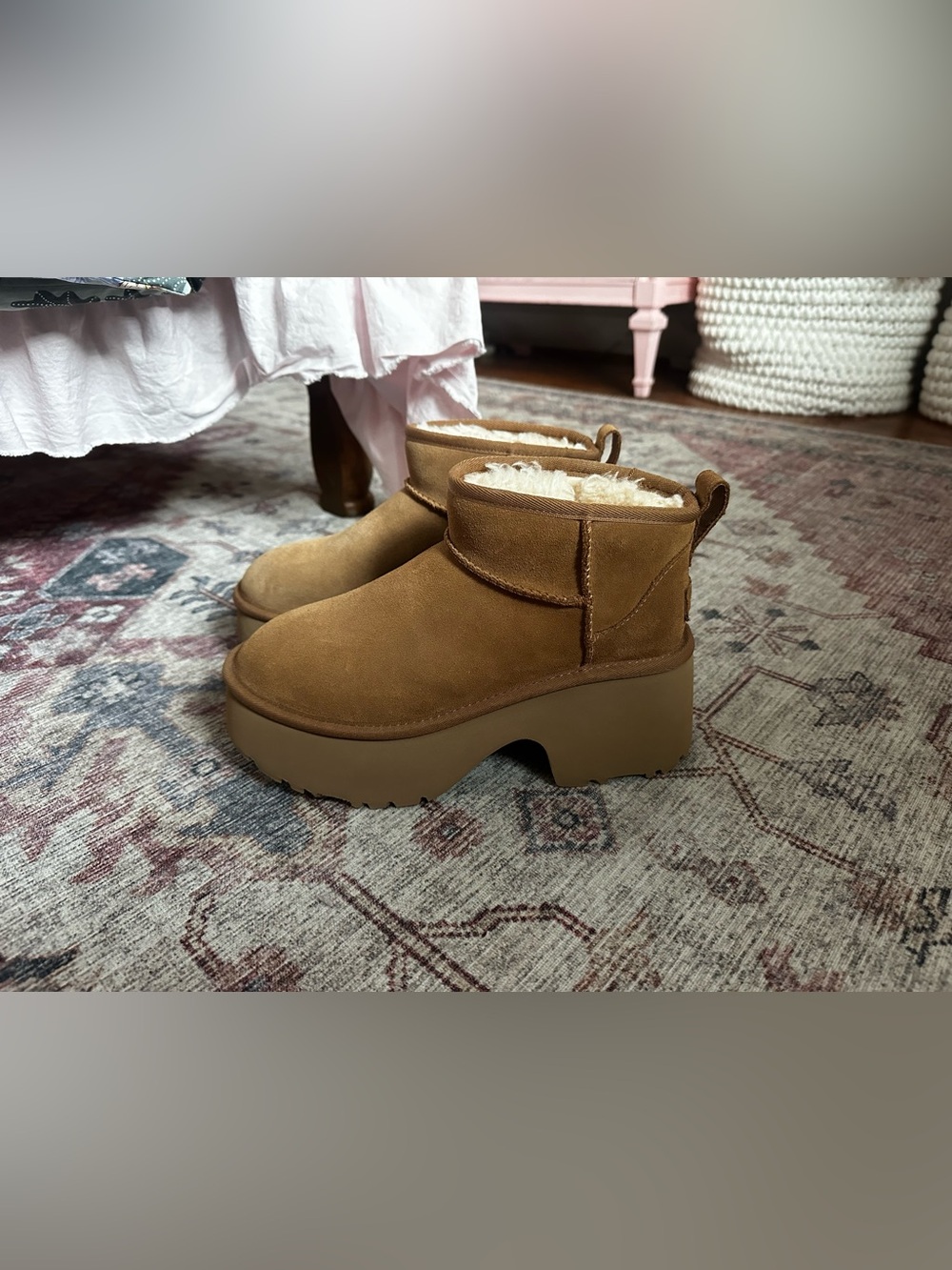 UGG Classic Ultra Mini Platform Boots - Chestnut - Size US 7